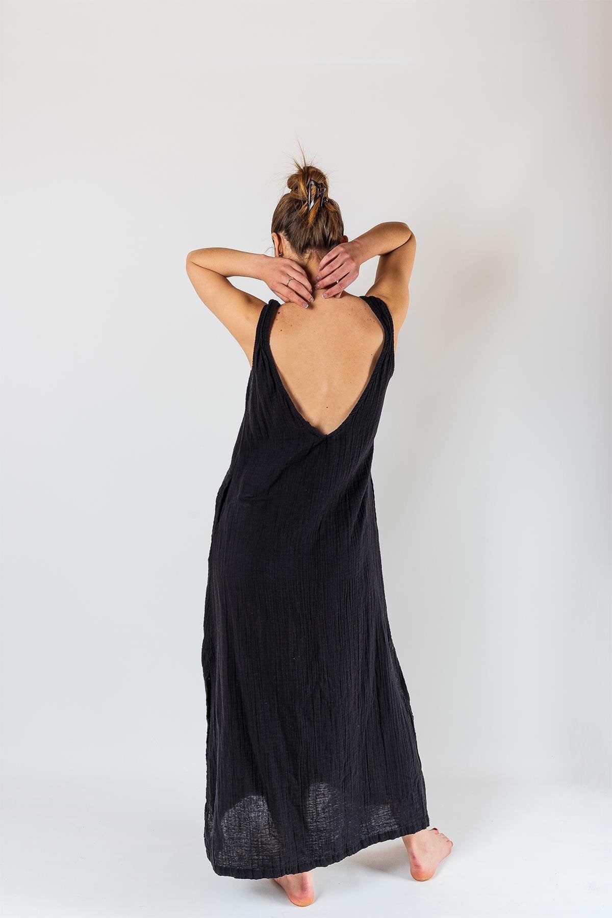 Kyra Müslin Kleid mit Schulterausschnitt, schwarz